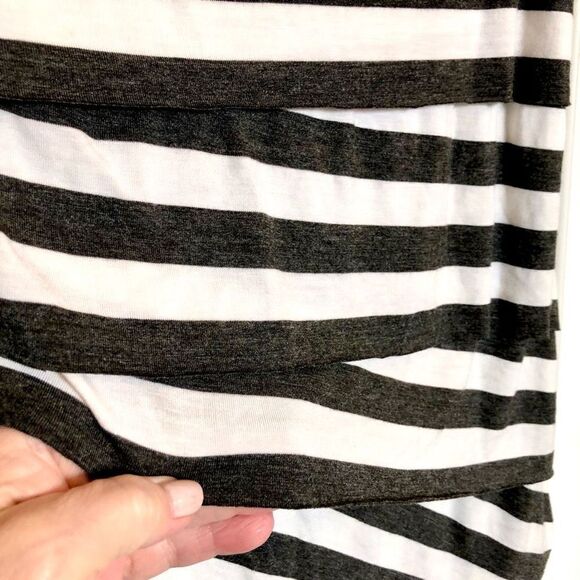 MYSTREE - NWT - L Sz M Raw Edge Striped Sleeveless Top/Dark Grey & White. CUTE! - Picture 7 of 16